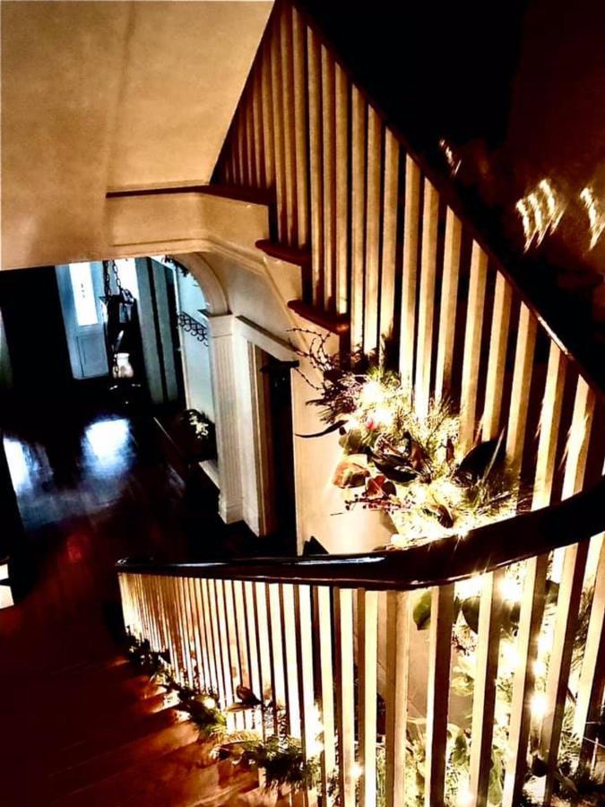 Historic 1912 Hoover House Bed And Breakfast Waynesboro ภายนอก รูปภาพ