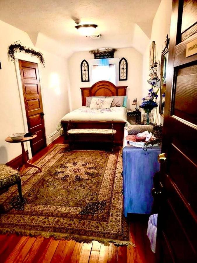 Historic 1912 Hoover House Bed And Breakfast Waynesboro ภายนอก รูปภาพ