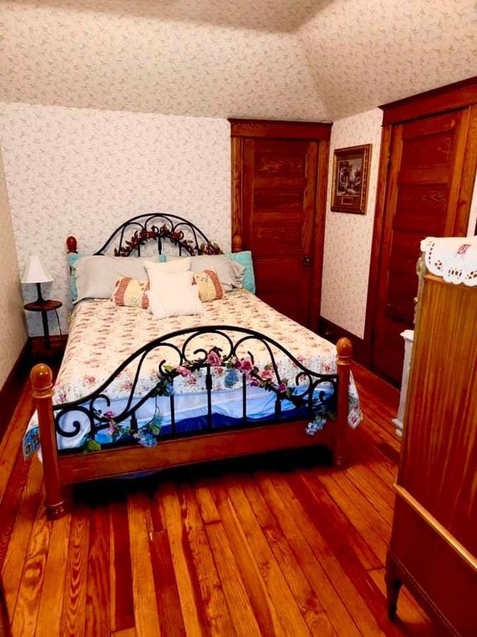 Historic 1912 Hoover House Bed And Breakfast Waynesboro ภายนอก รูปภาพ